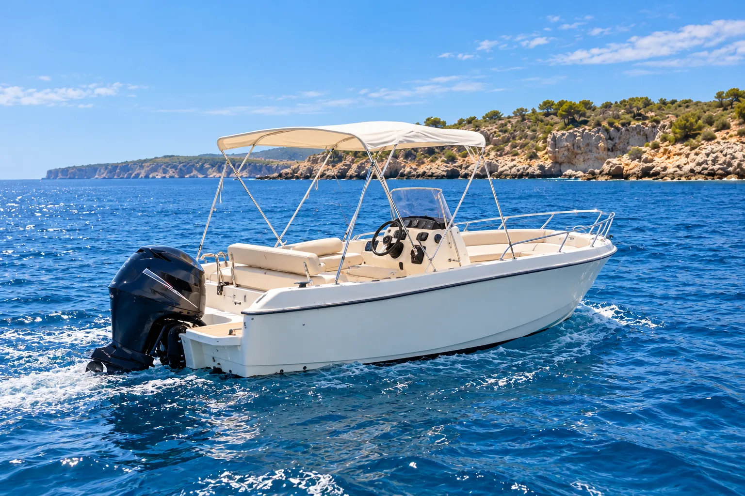 Kompaktes Motorboot · Portocolom