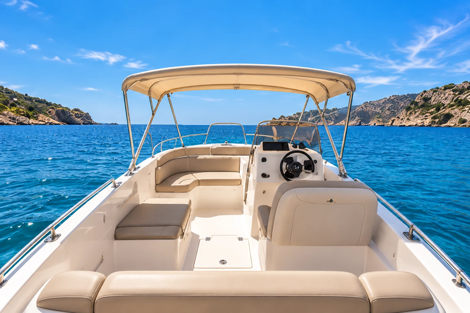 Kompaktes Motorboot · Port Adriano – Illustrationsfoto zum Bootstyp